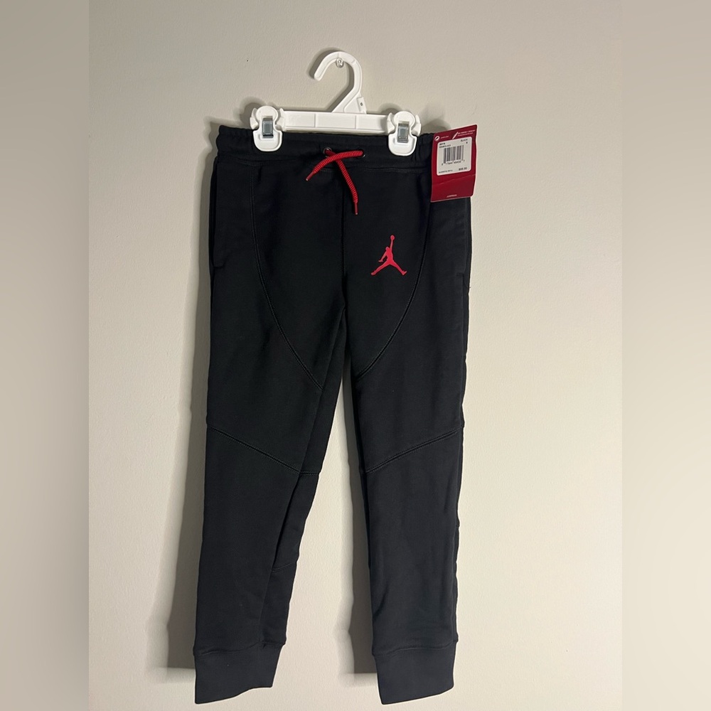 Nike Kids Black Joggers NWT - Size 6